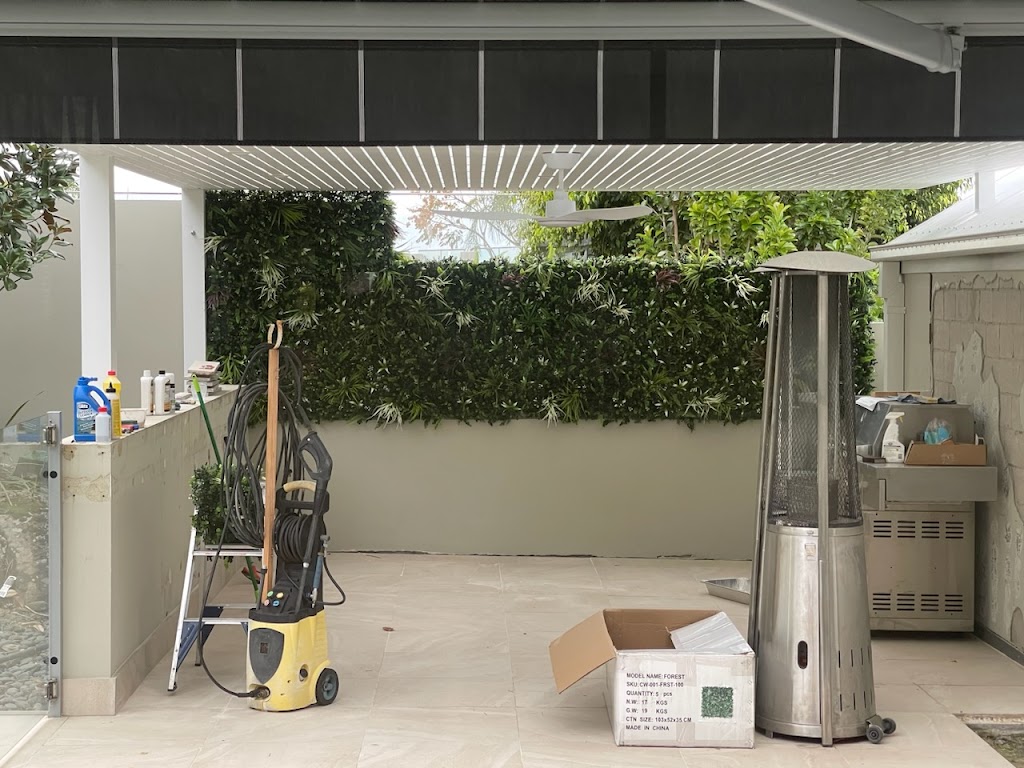 Lush Green Walls | Unit 9/1440 New Cleveland Rd, Chandler QLD 4155, Australia | Phone: (07) 3390 2551