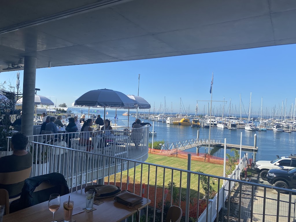 MORETON BAY TRAILER BOAT CLUB RESTAURANT & BAR | bar | Manly QLD 4179, Australia | 0733968161 OR +61 7 3396 8161