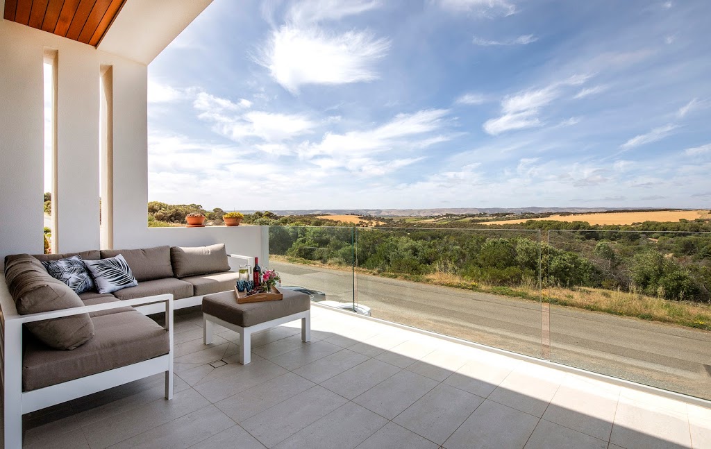 Sunset Cliffs Luxury Villa | lodging | 5 Oleander Rd, Maslin Beach SA 5170, Australia | 1300884221 OR +61 1300 884 221