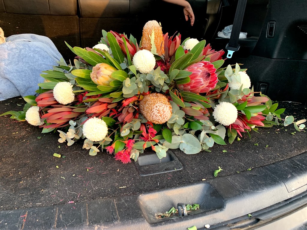 Twisted Tulips | florist | 57 Vonwiller Cres, Theodore ACT 2905, Australia | 0427808254 OR +61 427 808 254