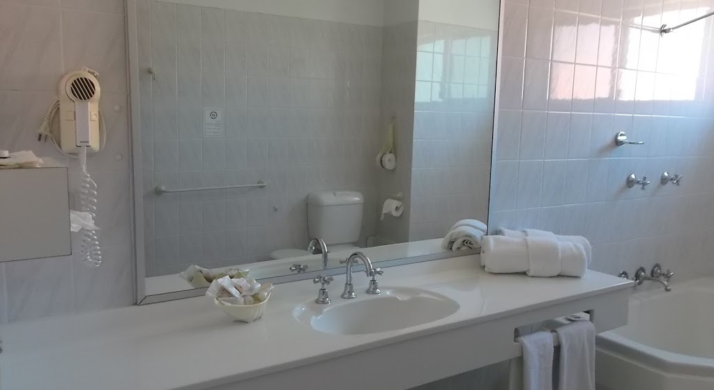 Ulladulla Harbour Motel | 29 Burrill St S, Ulladulla NSW 2539, Australia | Phone: (02) 4455 5444