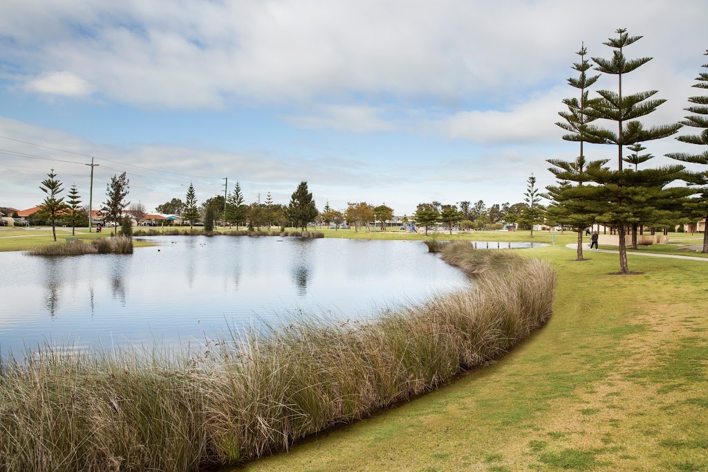 Pinaster Boulevard Reserve | park | Comrie Rd, Canning Vale WA 6155, Australia