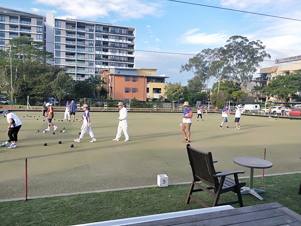 Coorparoo Bowls Club | bowling alley | 32 Riddings St, Coorparoo QLD 4151, Australia | 0733942121 OR +61 7 3394 2121