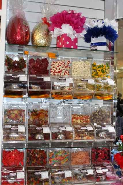 Paloma Nuts and Confectionery | food | 9 Lincoln St, Minto NSW 2566, Australia | 0287980399 OR +61 2 8798 0399