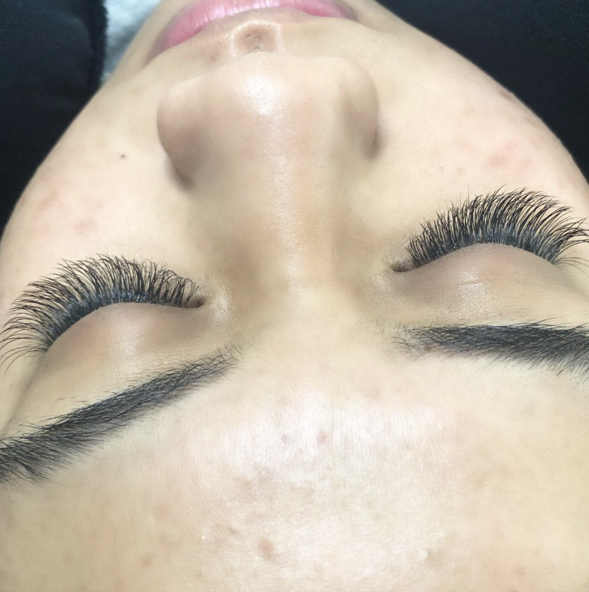 Luxe Lash & Brow House | 29 Somerfield Retreat, Woodhill QLD 4285, Australia | Phone: 0411 853 301
