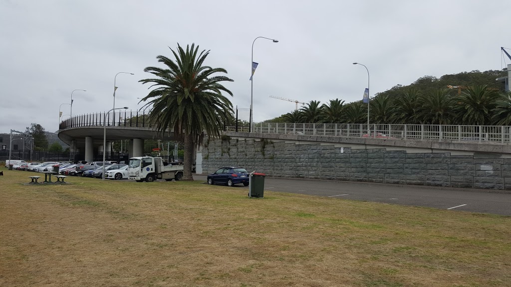 Brian Mcgowan Bridge Carpark | parking | Brian McGowan Bridge, Gosford NSW 2250, Australia