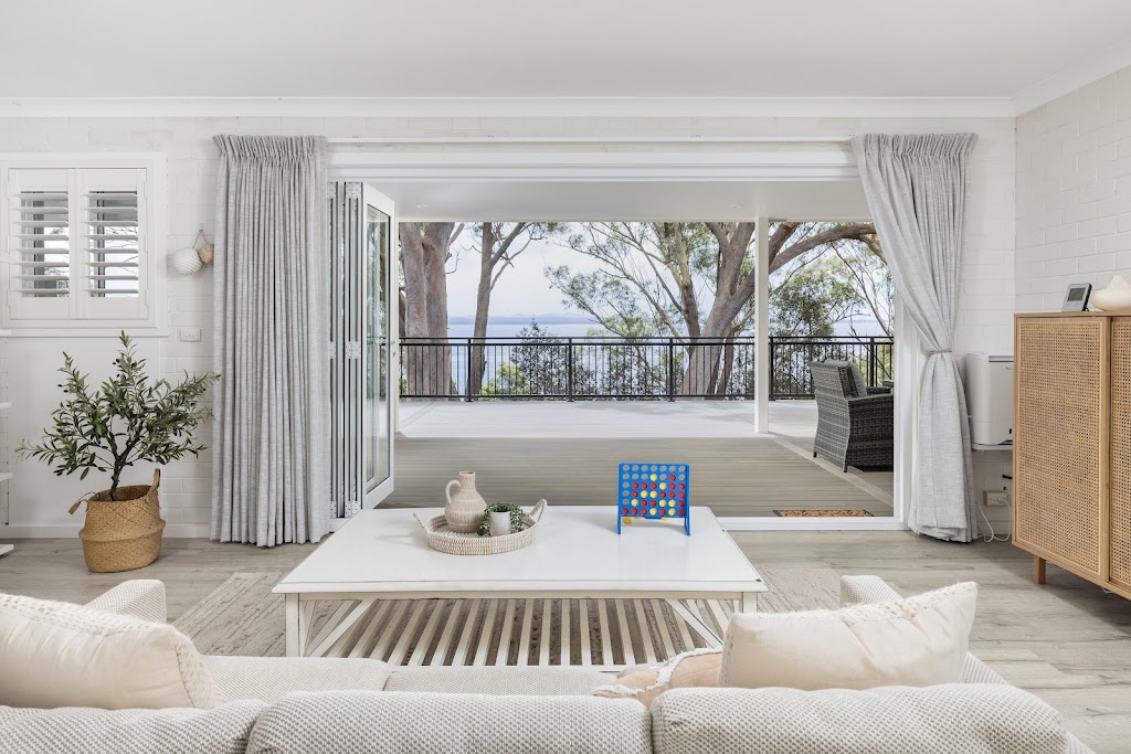 Azzurra | 20A Gloucester St, Nelson Bay NSW 2315, Australia | Phone: (02) 4044 5021