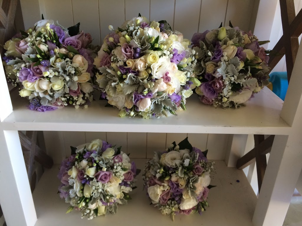 Bridal Blooms And Balloons | florist | 71 The Northern Rd, Londonderry NSW 2753, Australia | 0413529995 OR +61 413 529 995