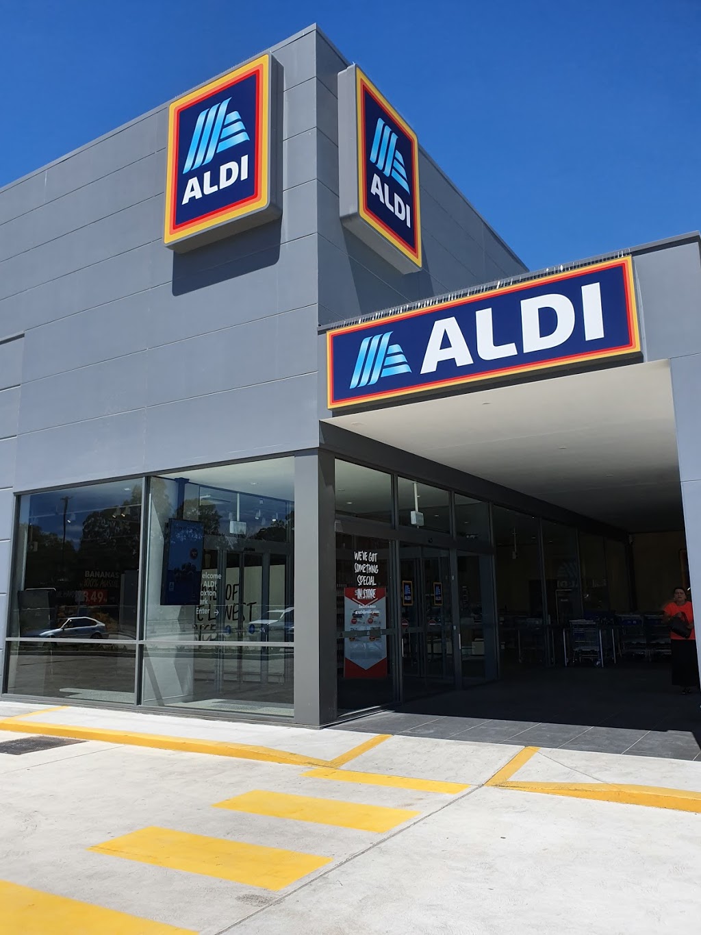ALDI Hoxton Park | supermarket | 501 Cowpasture Rd, Hoxton Park NSW 2171, Australia