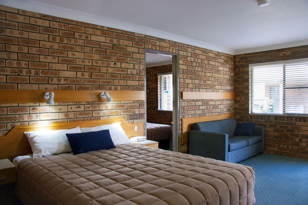 Mid Town Inn Narrabri | 41 Maitland St, Narrabri NSW 2390, Australia | Phone: (02) 6792 2233