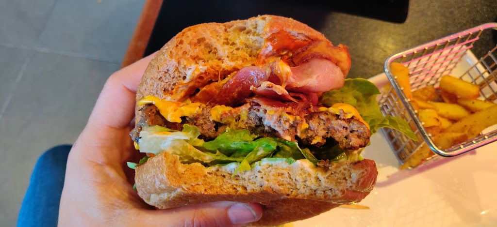 Burger Urge (Port Macquarie) | T12B, Marina Shopping Centre, 23/41 Park St, Port Macquarie NSW 2444, Australia | Phone: (02) 6583 3261
