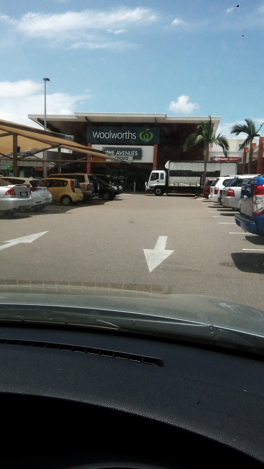 Woolworths The Avenues | supermarket | 85 Burnda St & Kern Brothers Drive, Thuringowa Central QLD 4817, Australia | 0747553810 OR +61 7 4755 3810