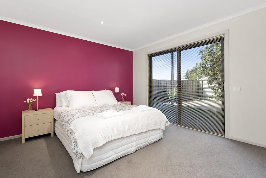 Cape Vista 3 | lodging | 3/10 Noel St, Apollo Bay VIC 3233, Australia | 0352372600 OR +61 3 5237 2600