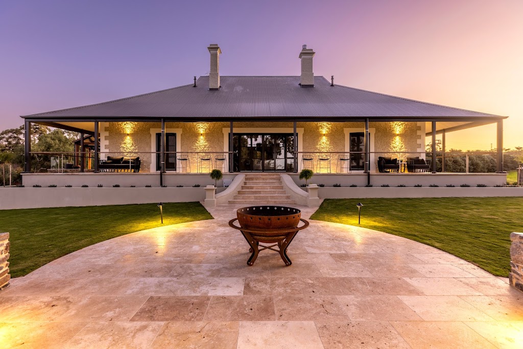 BAROSSA GRAND RETREATS | 235 Gawler Park Rd, Angaston SA 5353, Australia | Phone: 0407 393 596