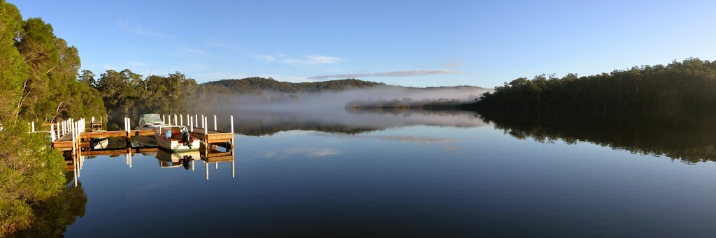 GIPSY POINT LAKESIDE | lodging | 261 Gipsy Point Rd, Gipsy Point VIC 3891, Australia | 0351588200 OR +61 3 5158 8200