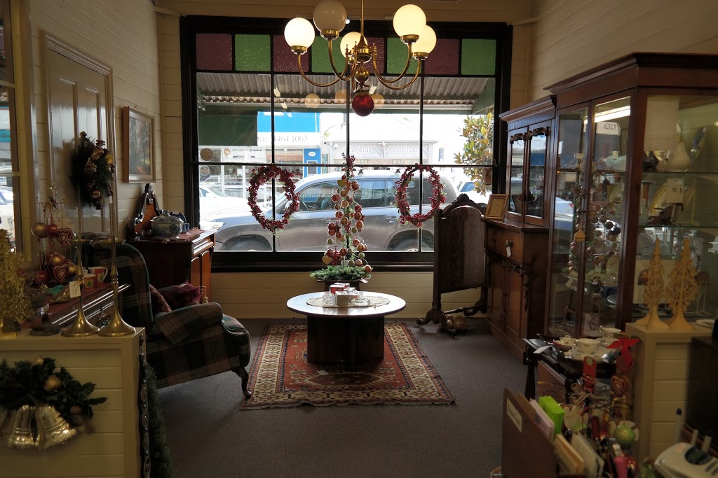 Broughton Antiques | home goods store | 118 Queen St, Berry NSW 2535, Australia | 0244641036 OR +61 2 4464 1036