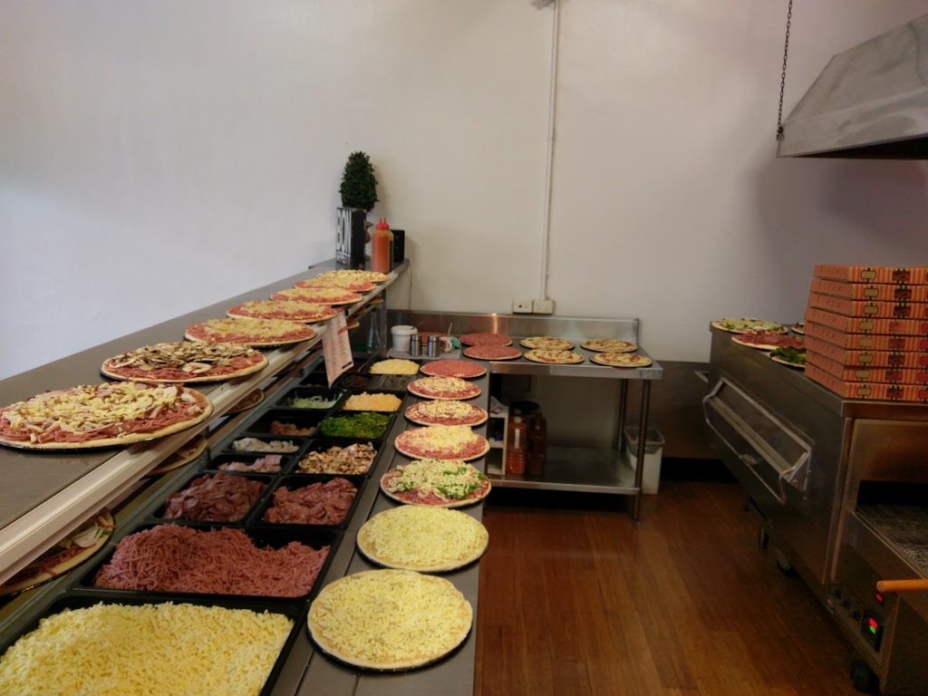 Enricos Pizza & Pasta | 2 Beauford Ave, Bell Post Hill VIC 3215, Australia | Phone: (03) 5277 2422