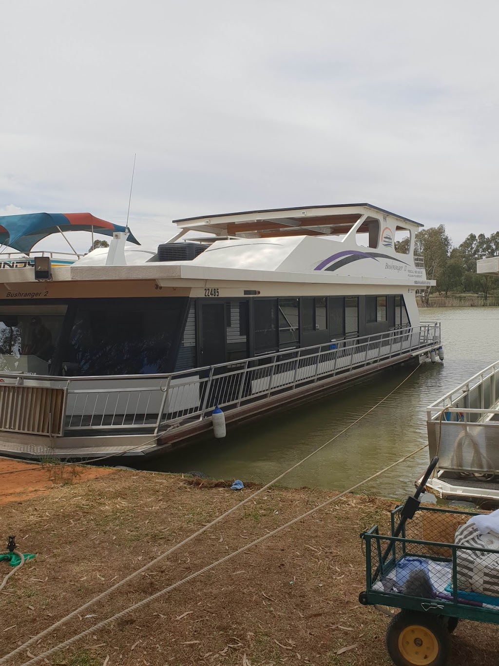 Mildura Houseboats | lodging | 91-125 Etiwanda Ave, Mildura VIC 3502, Australia | 1800800842 OR +61 1800 800 842