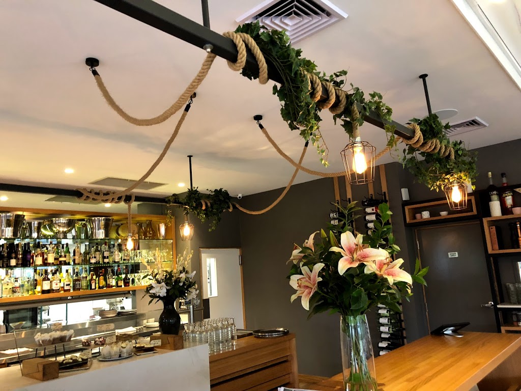 The River Deck: Cafe, Restaurant, Functions | 48 Noreuil Parade, South Albury NSW 2640, Australia | Phone: (02) 6023 5980