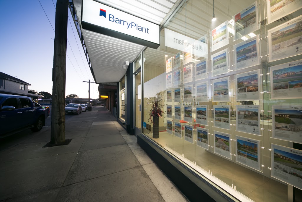 Barry Plant | 28 Southeast Blvd, Pakenham VIC 3810, Australia | Phone: (03) 5941 1977