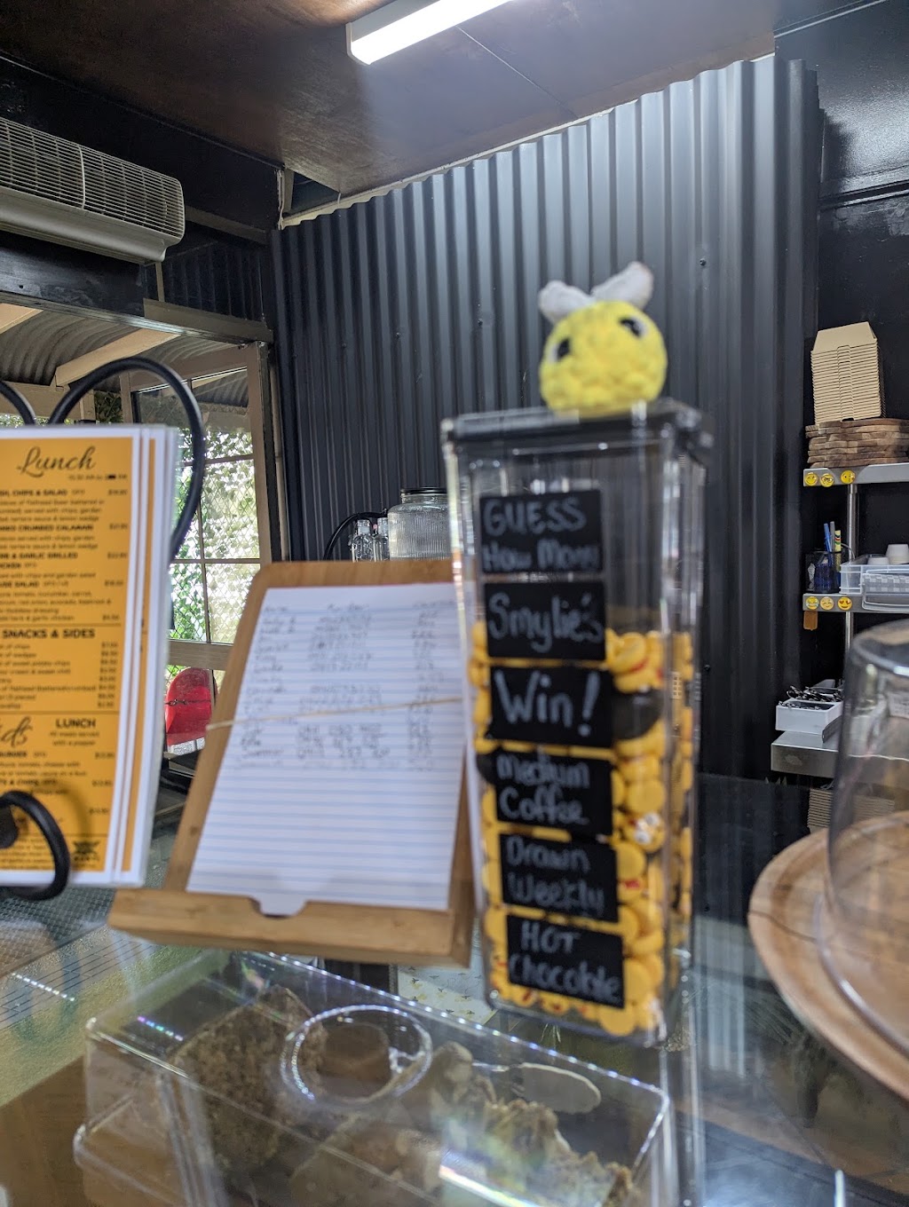 Smylies cafe esk | 137 Ipswich St, Esk QLD 4312, Australia | Phone: (07) 5424 1415