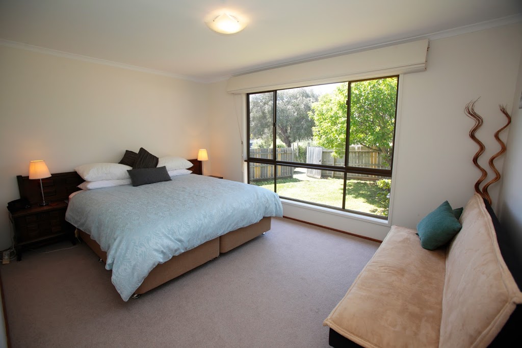 Phillip Island Holiday House -Pet Friendly | 33 Plover St, Cowes VIC 3922, Australia | Phone: 0424 345 646