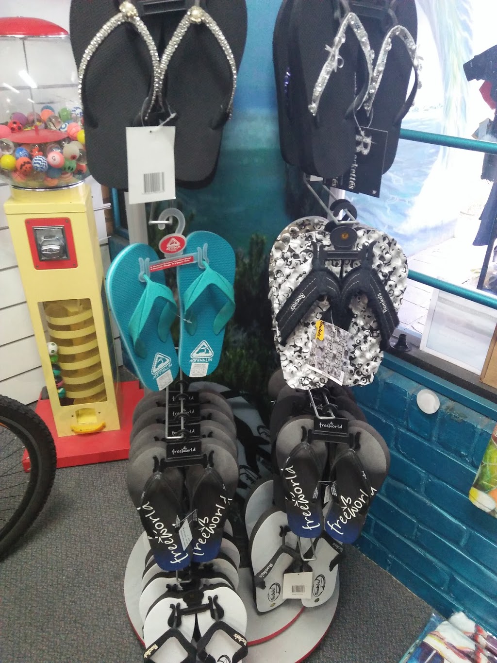 Anna Bay Surf Bike Skate | clothing store | 150 Gan Gan Rd, Anna Bay NSW 2316, Australia | 0249821790 OR +61 2 4982 1790