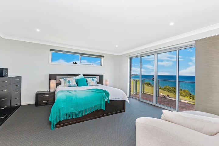 Bay Views on Seaview | lodging | 11 Seaview Terrace, Portland North VIC 3305, Australia | 0410544993 OR +61 410 544 993