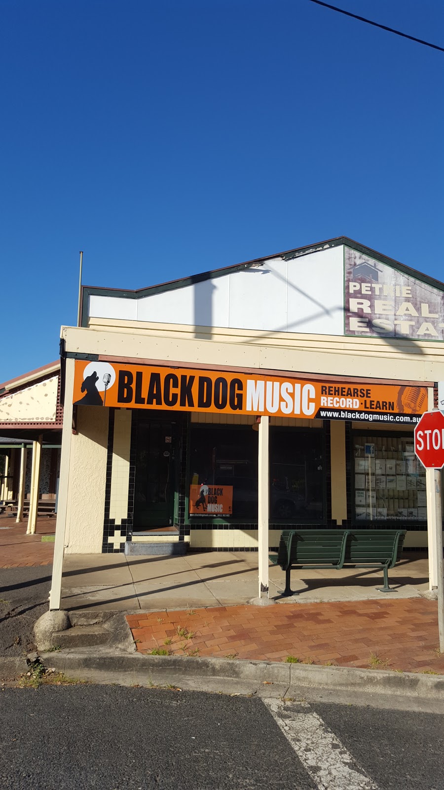Black Dog Music | electronics store | 6/1 Dayboro Rd, Petrie QLD 4502, Australia | 0412382602 OR +61 412 382 602