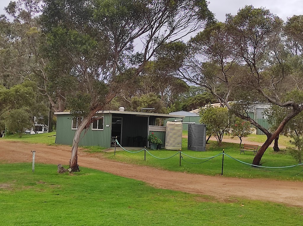 Bushlands caravan park | 97 Collier Rd, Pink Lake WA 6450, Australia | Phone: (08) 9071 1346