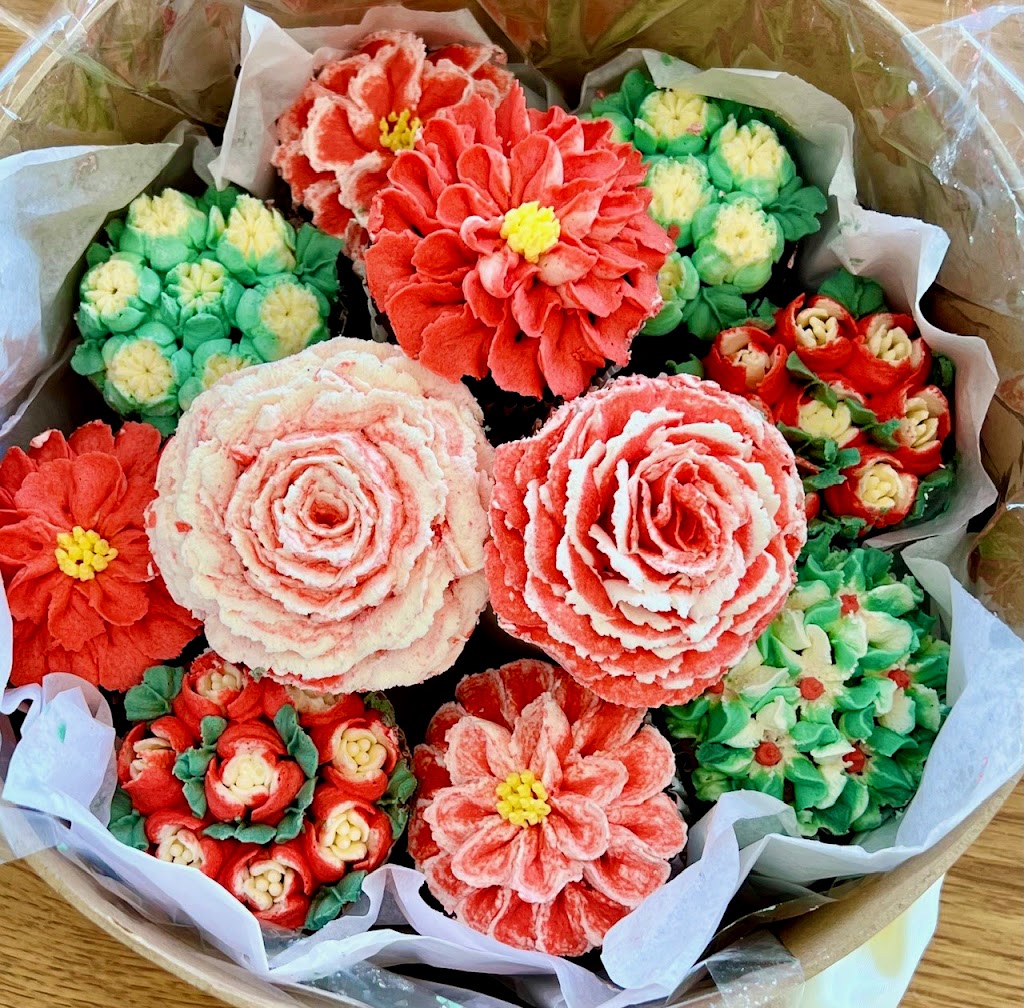 Boutique Cakes by Victoria | 81 Boulton Dr, Paterson NSW 2421, Australia | Phone: 0433 912 160