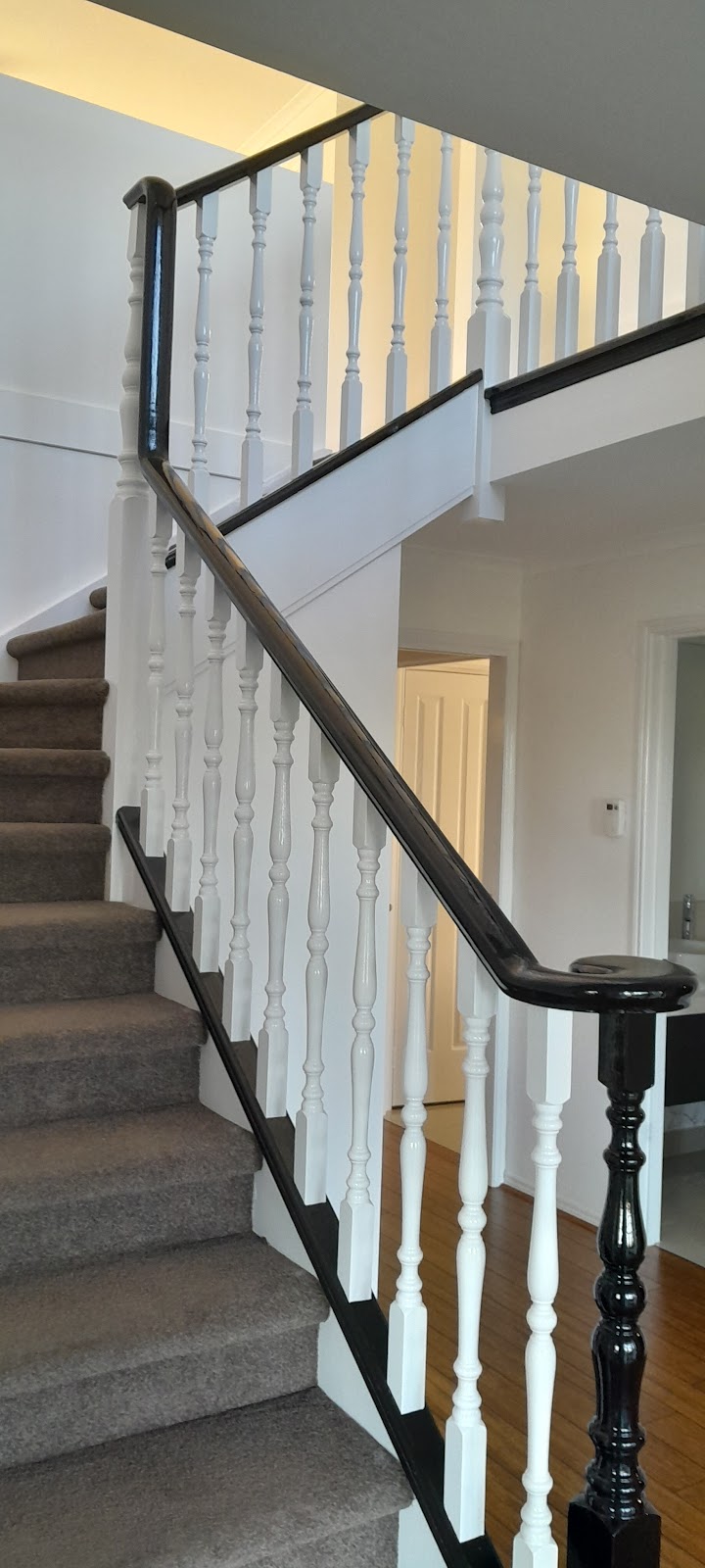 SKD painting and decorating | 2 Patriot Bvd, Clyde North VIC 3978, Australia | Phone: 0451 688 311