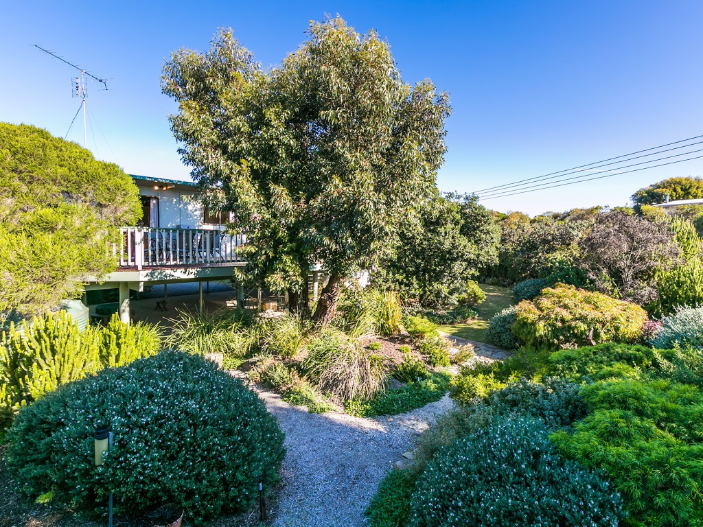 Anglesea Beach House | 27 Tenth Ave, Anglesea VIC 3127, Australia | Phone: 0412 463 454