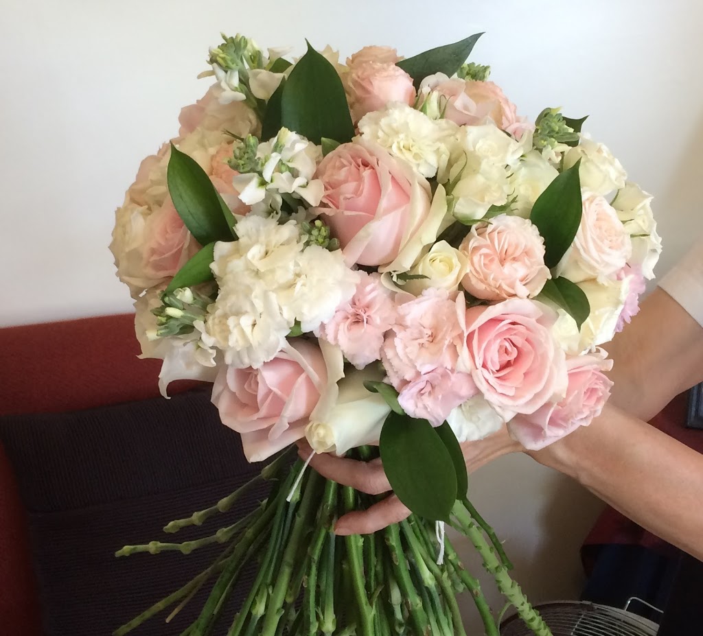 Just Beautiful! Bridal Blooms | florist | 19 Gordon Ave, Coogee NSW 2034, Australia | 0447882270 OR +61 447 882 270