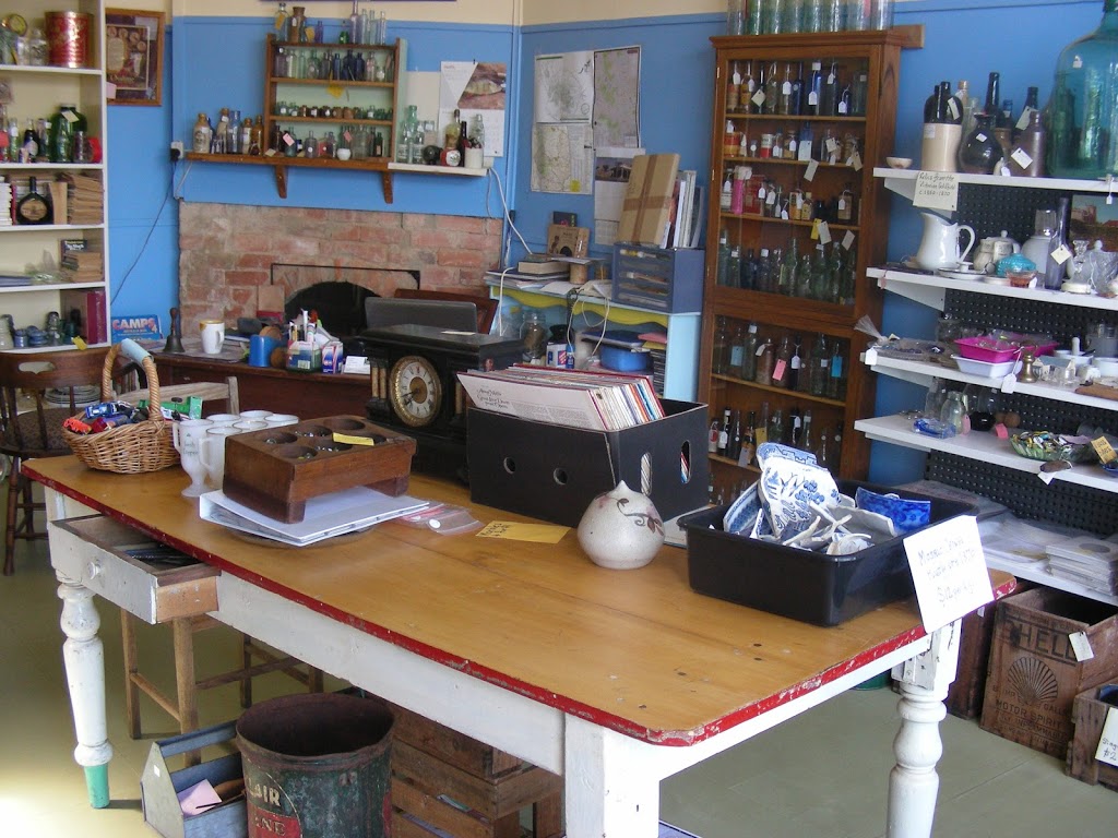 Antiques Bottles Collectables shop | home goods store | 144 High St, Avoca VIC 3467, Australia | 0354653887 OR +61 3 5465 3887