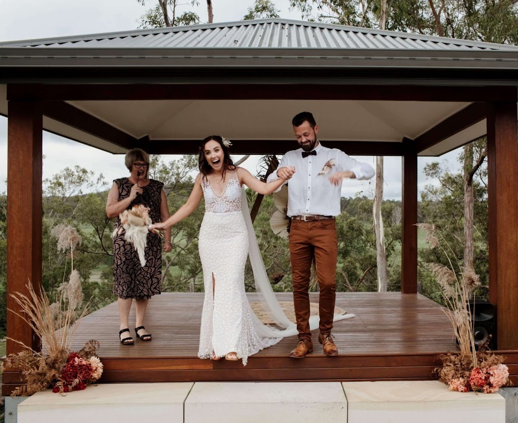 Circle of Love - Wedding Celebrant | 147 Pacific Hwy, Ourimbah NSW 2258, Australia | Phone: 0414 393 378