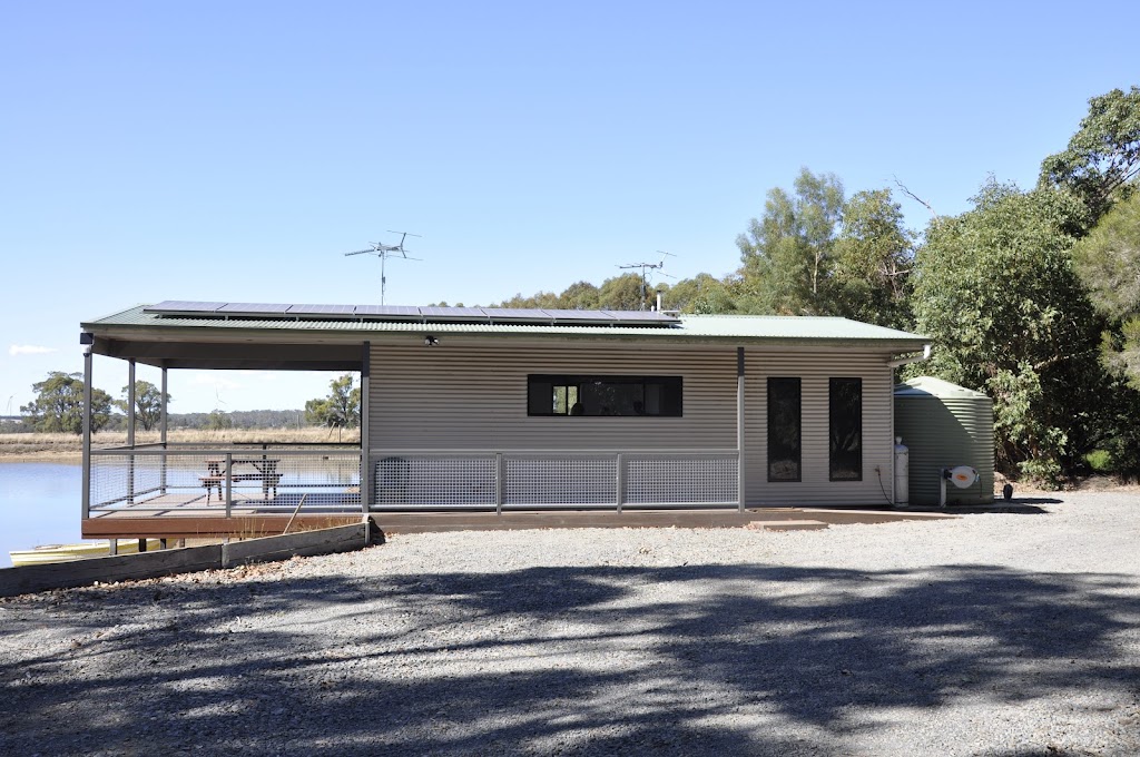 Still Waters Retreat | 69 Grills Ln, Dunnstown VIC 3352, Australia | Phone: 0412 690 891