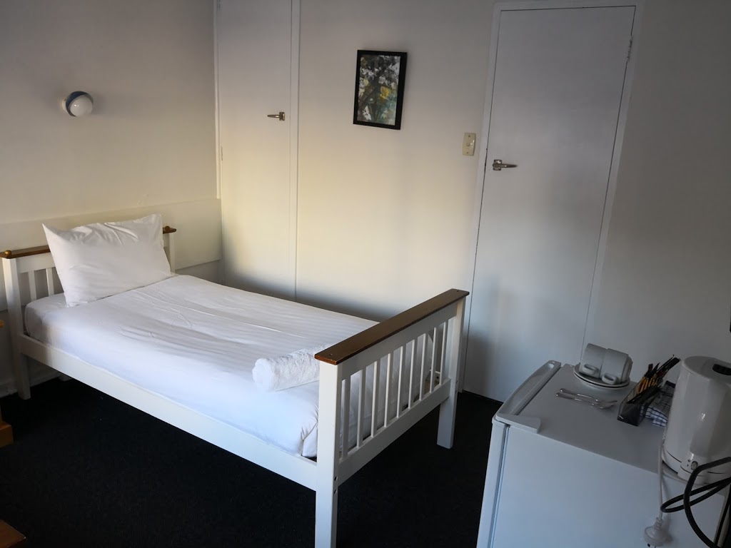 North Pier Hotel Reception | lodging | 3 Bass Ave, Cowes VIC 3922, Australia | 0359514488 OR +61 3 5951 4488
