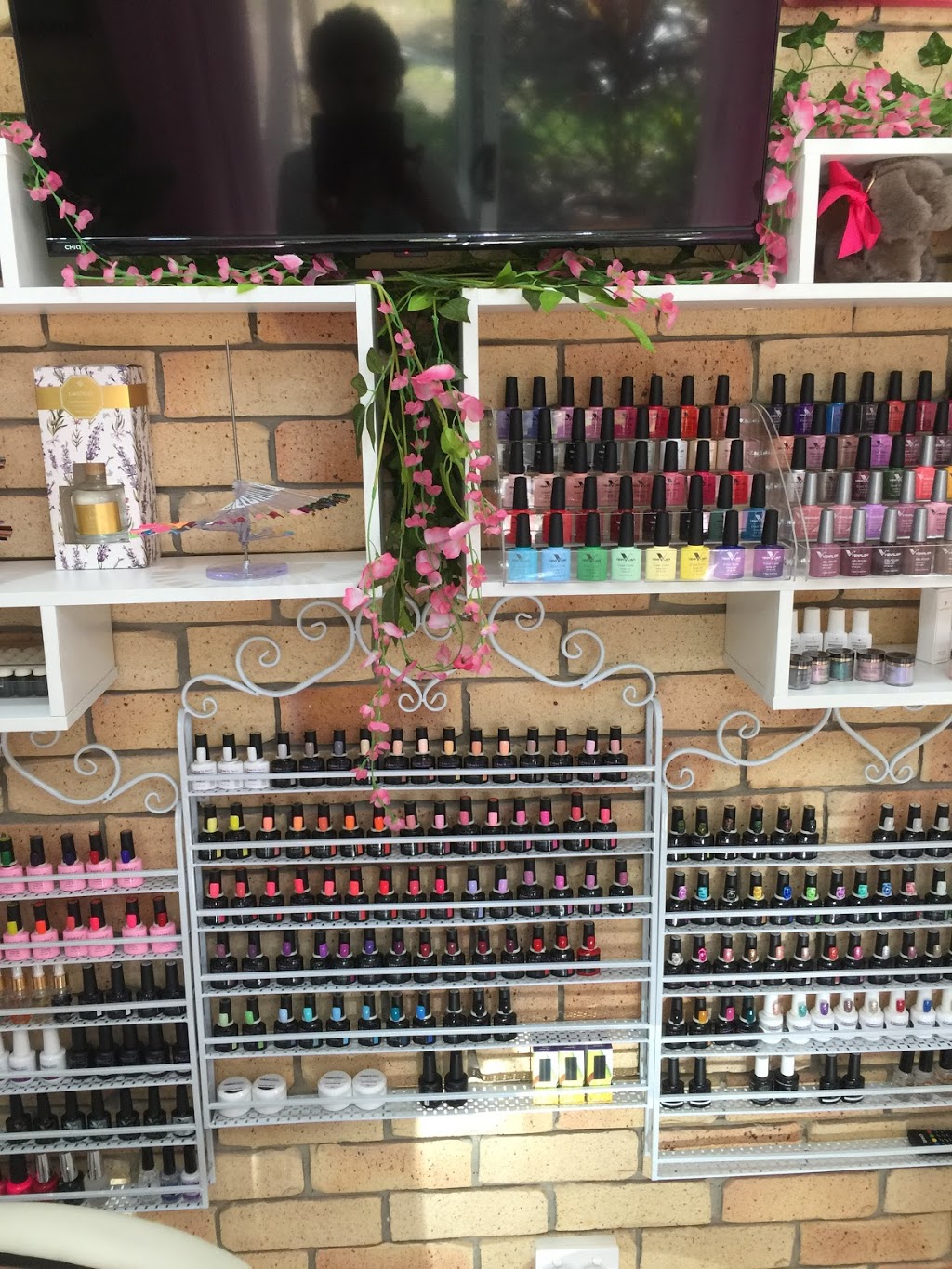 Angels Nail Bowteek | 41 Mark Rd, Branyan QLD 4670, Australia | Phone: 0429 607 776