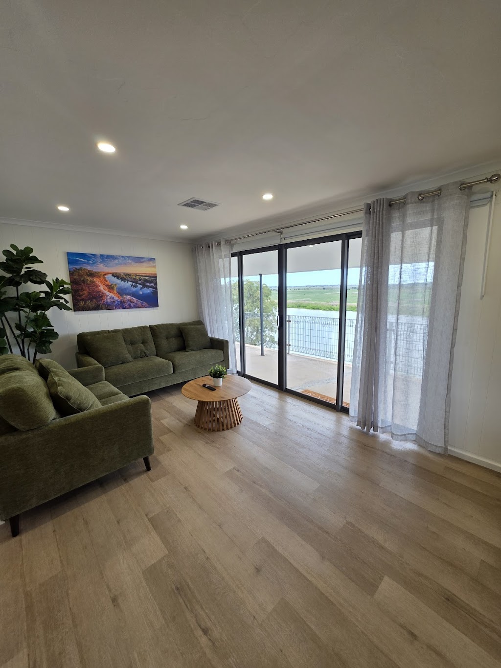 Riverbed Rise | 20-22 Princes Hwy, Tailem Bend SA 5260, Australia | Phone: 0415 835 360