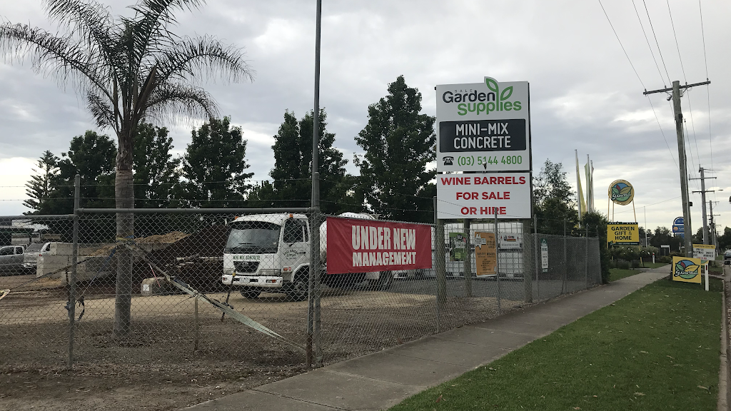 Sale Garden Supplies & Mini-Mix Concrete | park | 40-42 Princes Hwy, Sale VIC 3850, Australia | 0351444800 OR +61 3 5144 4800