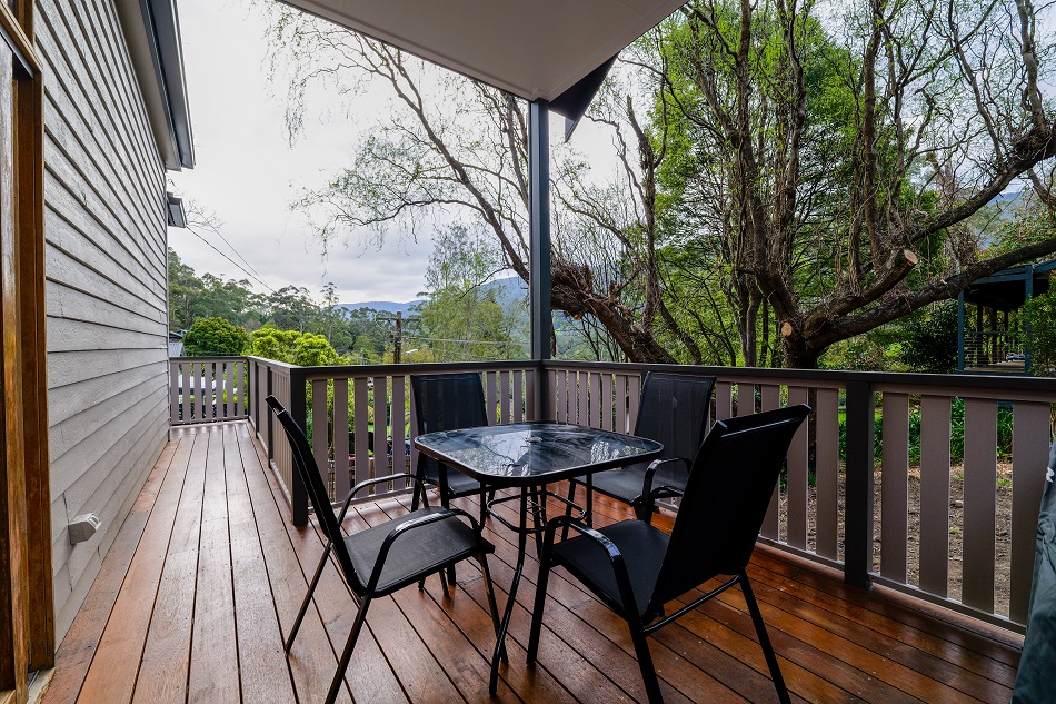 Ferntree Digs Cottage | 20 Ferntree Ave, Warburton VIC 3799, Australia | Phone: 0412 791 407