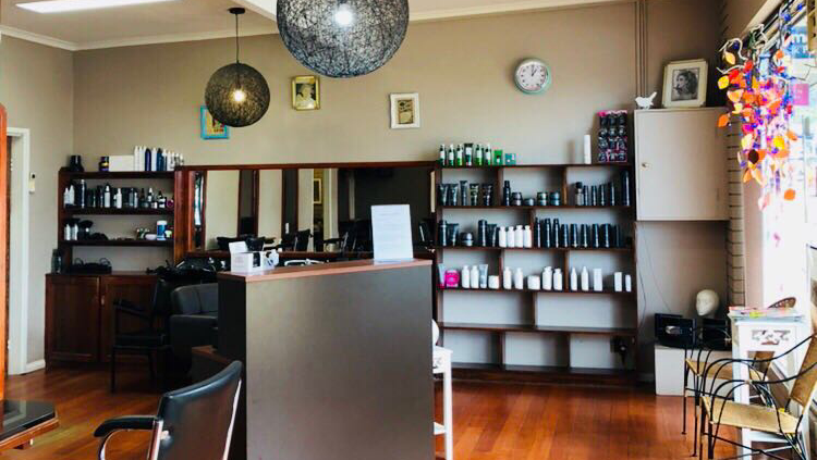 Lucas Hair & Beauty | hair care | 96 Main Rd, Monbulk VIC 3793, Australia | 0397566411 OR +61 3 9756 6411