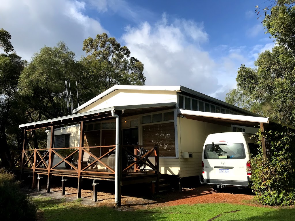 Avoca Farm Chalet & Cottage | 307 Stanley Rd, Youngs Siding WA 6330, Australia | Phone: 0459 670 556