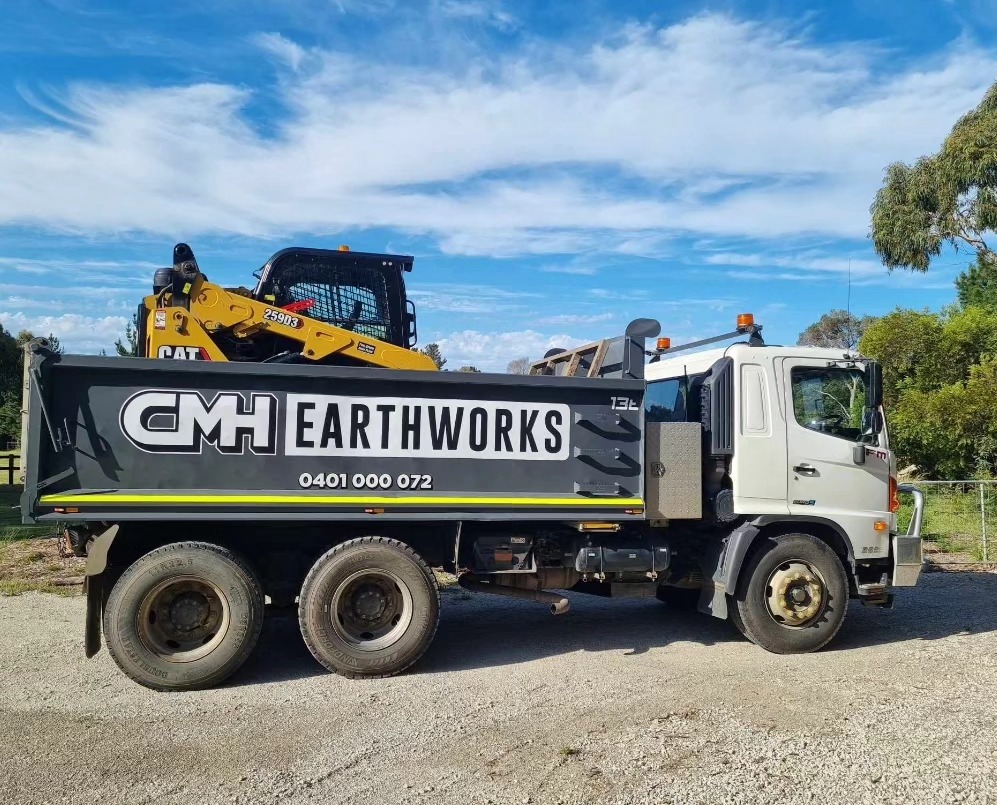 CMH Earthworks | Shop 9/2432 Frankston - Flinders Rd, Bittern VIC 3918, Australia | Phone: 0401 000 072