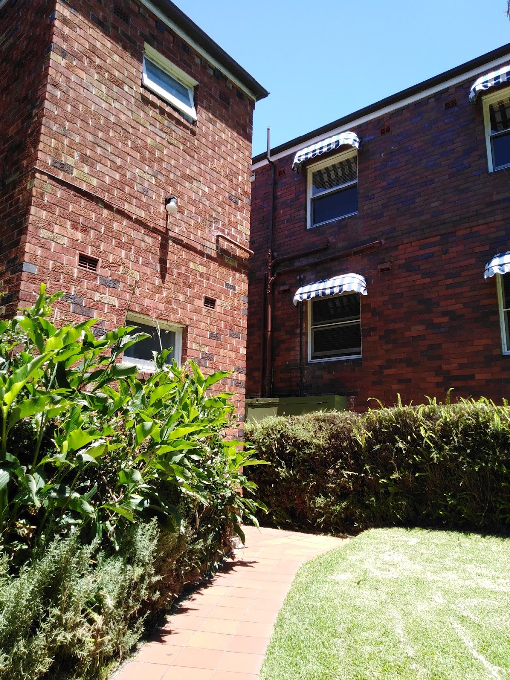 MILSONS POINT | lodging | 3 Middlemiss St, Lavender Bay NSW 2060, Australia | 0295188828 OR +61 2 9518 8828