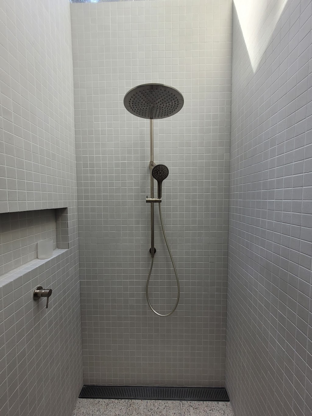 SAS Tiling | 300 Warburton Hwy, Wandin North VIC 3139, Australia | Phone: 0402 675 553