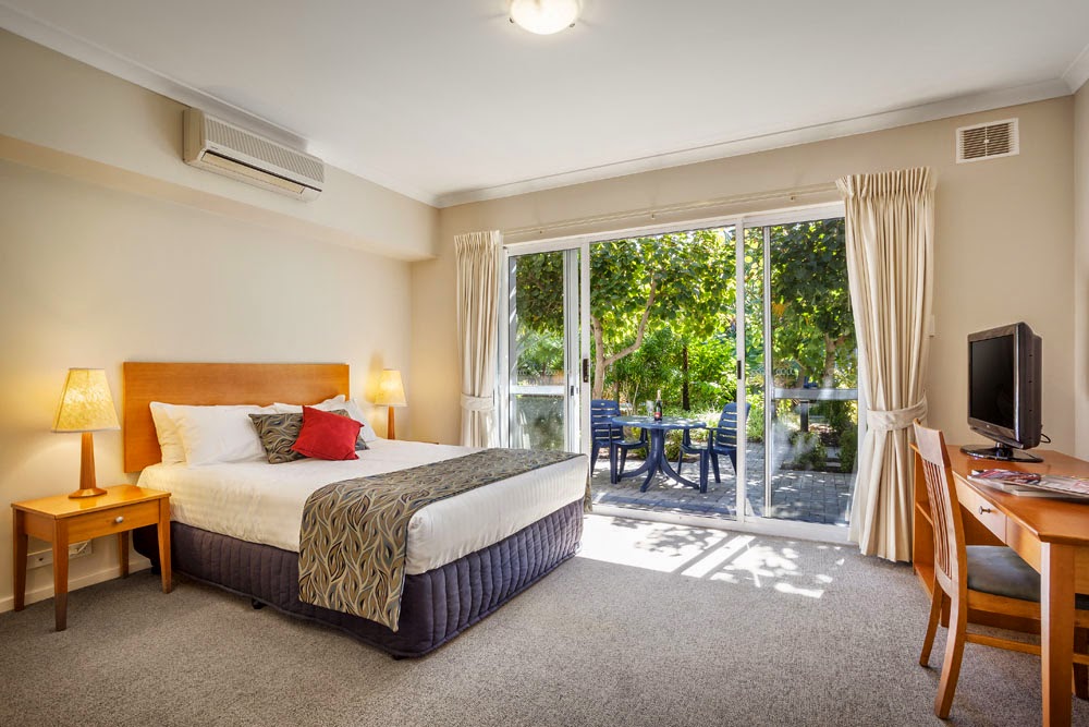 Quest Mandurah | lodging | 20 Apollo Pl, Halls Head WA 6210, Australia | 0895359599 OR +61 8 9535 9599
