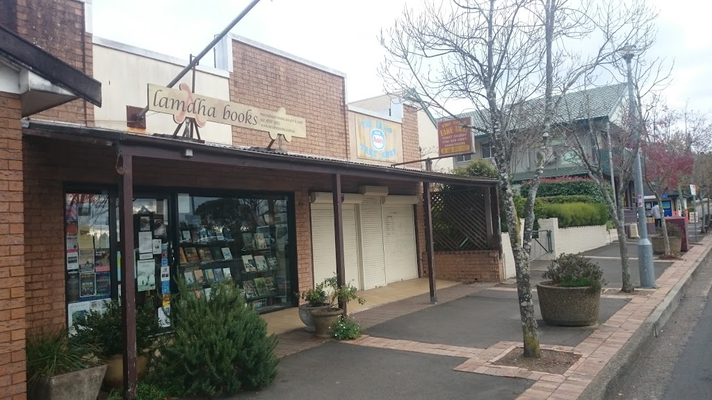 Lamdha Books | book store | 32 Station St, Wentworth Falls NSW 2782, Australia | 0247571420 OR +61 2 4757 1420