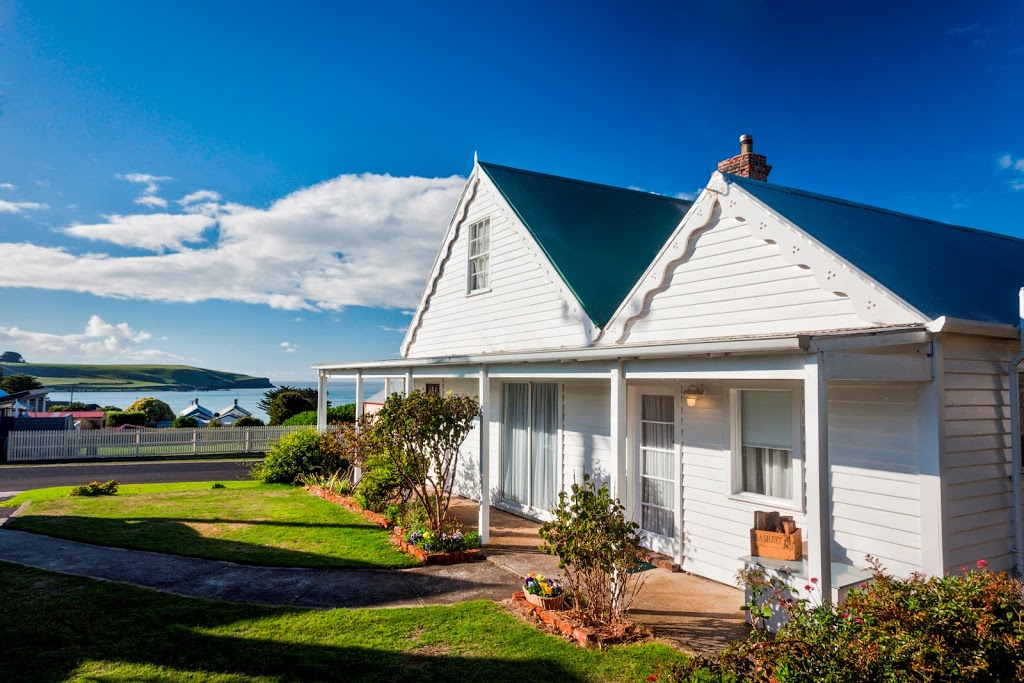 Abbeys Cottage | lodging | 1 Marshall St, Stanley TAS 7331, Australia | 1800222397 OR +61 1800 222 397